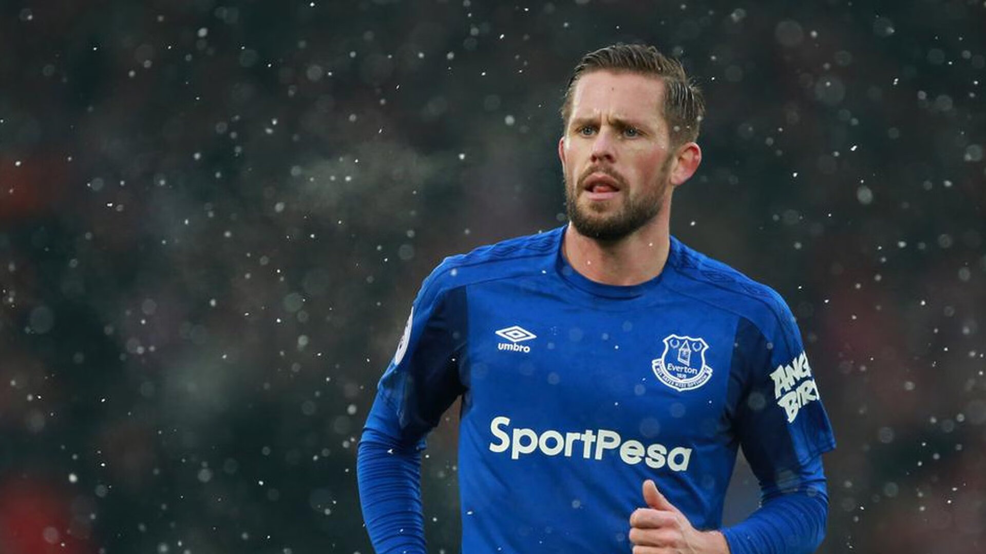 竞技大赛!国内足球球队斗志高昂,中国足球十大经典比赛