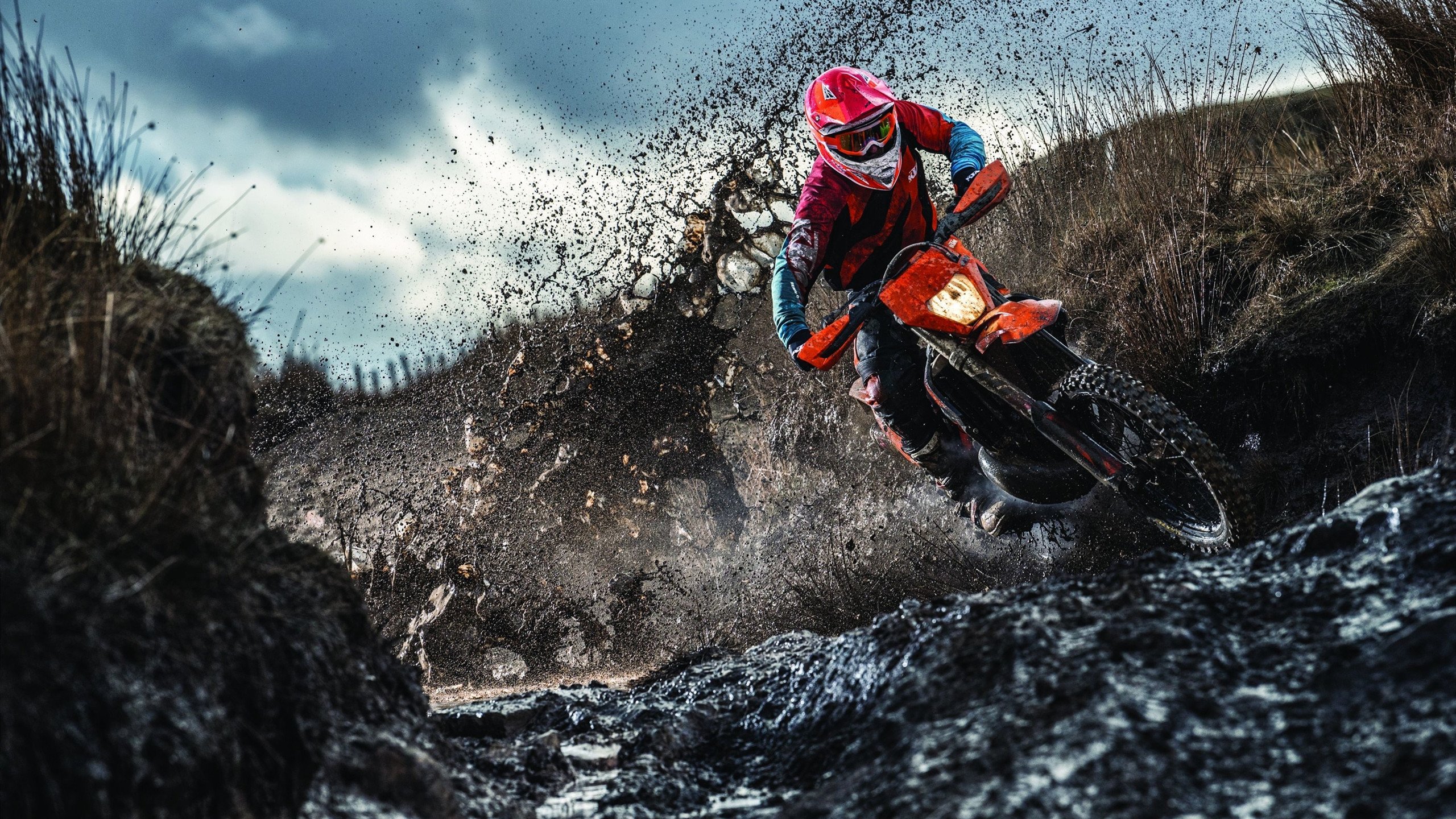 英超攻防转换快速，精彩进球瞬间令人陶醉，英超 进球